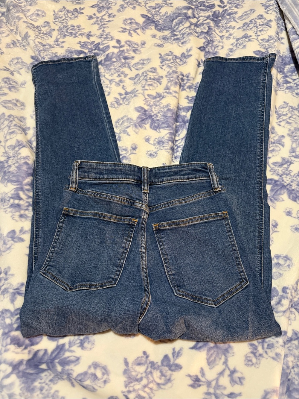 Universal Thread Mid-Blue Skinny Jeans - Back Pocket Detail